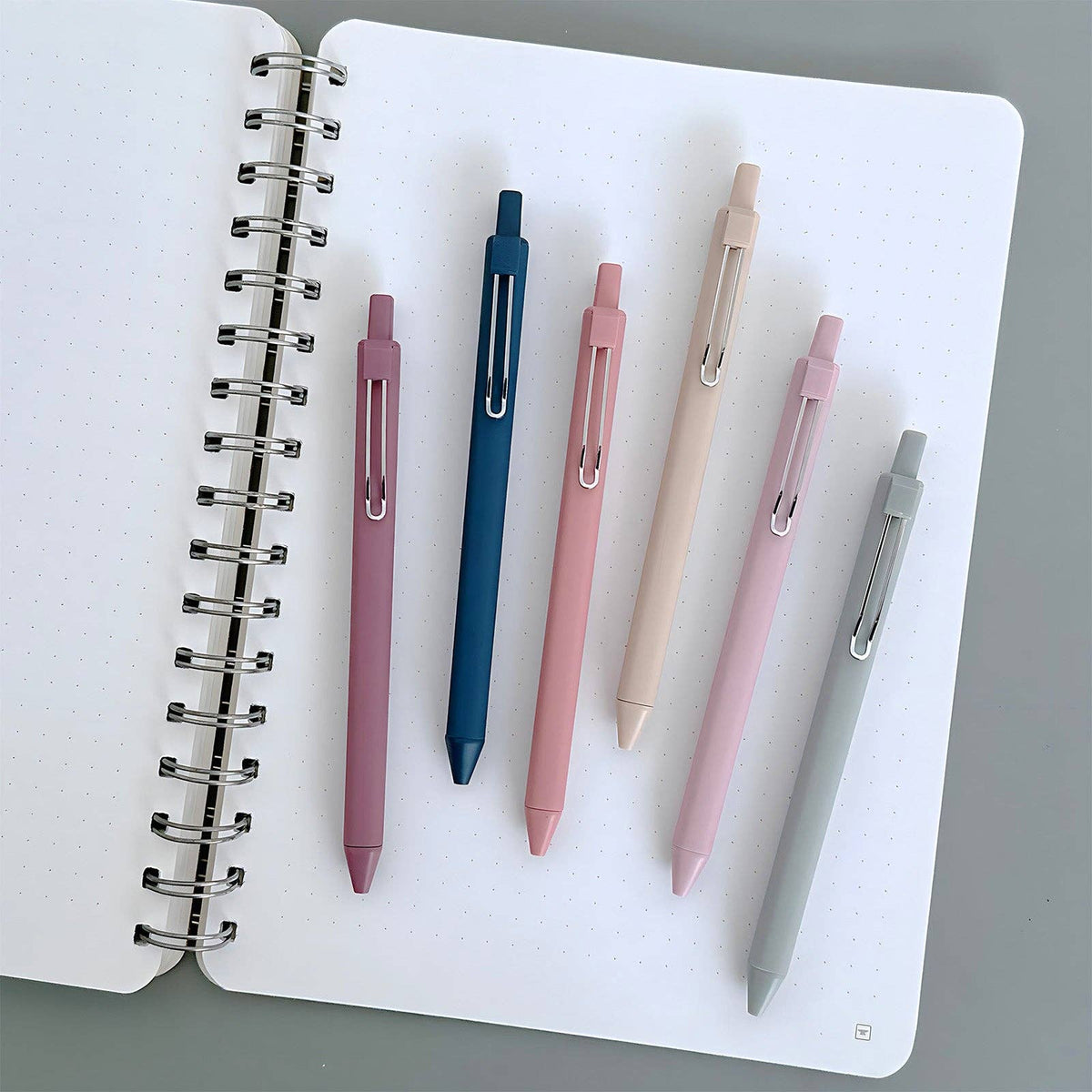 Wrapables Retractable Black Ink Gel Pens, 0.5mm Fine Point